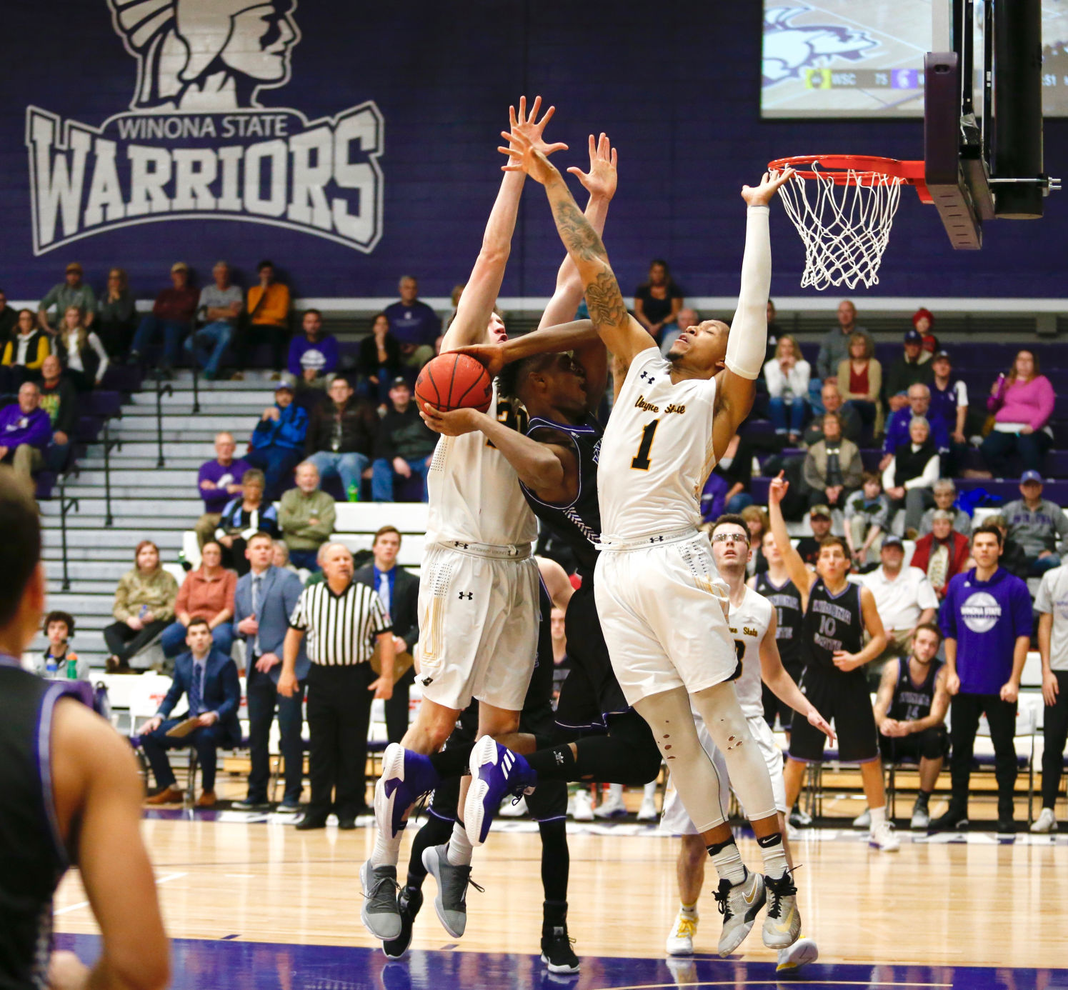 WSU MBB vs Wayne State 1